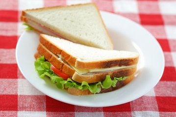 自制三明治,做法簡單的營養(yǎng)早餐,早上你想來一份嗎 自制三明治,做法簡單的營養(yǎng)早餐,早上你想來一份嗎