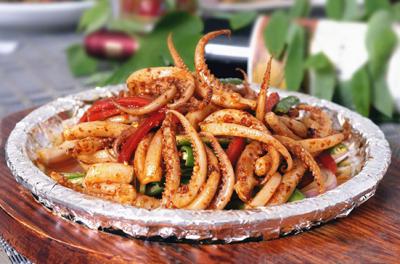 鐵板魷魚培訓(xùn)機構(gòu):傳承小吃文化成就創(chuàng)業(yè)夢想