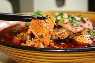 成都冒菜技術培訓中心哪里一對一教學？底料真材實料