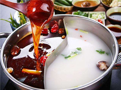 麻辣火鍋底料技術(shù)做法哪里正宗？老師在旁邊指導