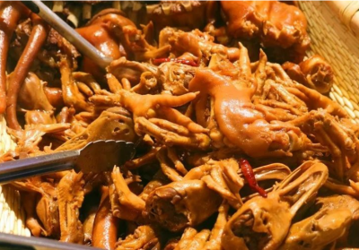 麻辣現(xiàn)撈鹵菜訓練哪里好？學員親自動手操作