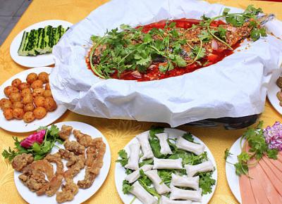 成都小吃培訓費用，紙包魚技術培訓哪里專業(yè)？