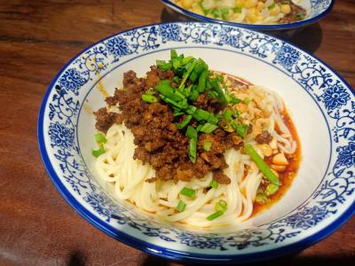 四川擔擔面食培訓學校哪家比較好？學習正宗擔擔面食做法