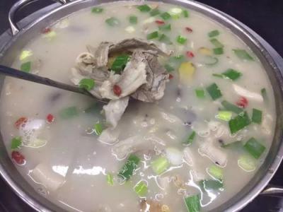 正宗羊肉湯技術(shù)培訓(xùn)哪里找？飄味緣餐飲培訓(xùn)學(xué)校是您的理想之選